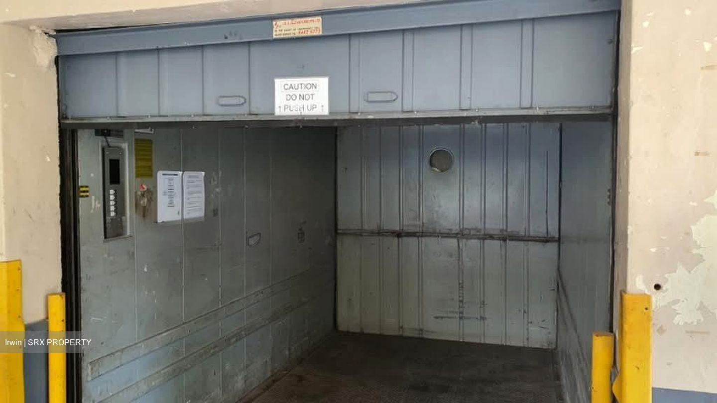 Sin Cheong Building (D20), Factory #585397691